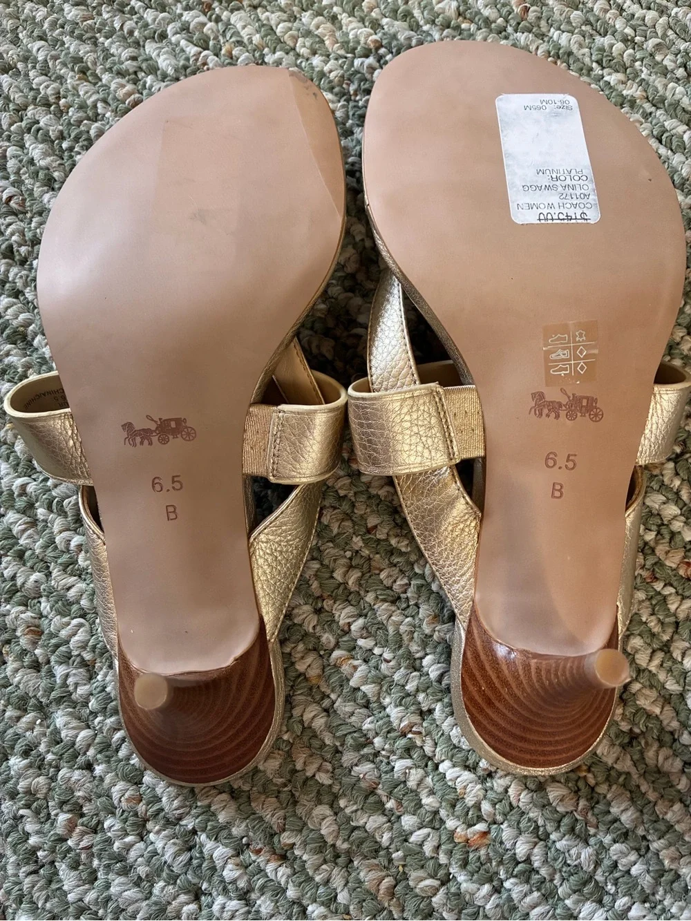 😎 Coach Olina Gold strappy kitten heels